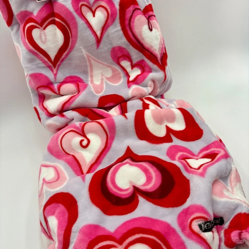 Betsey Johnson Full Queen Groovy Hearts Plush Blanket Ultra Soft Cozy Throw